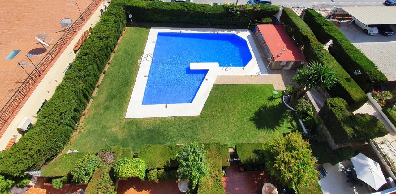 Acogedor En La Carihuela Con Plaza De Garaje Garantizada! Sol Montemar Daire Torremolinos Dış mekan fotoğraf